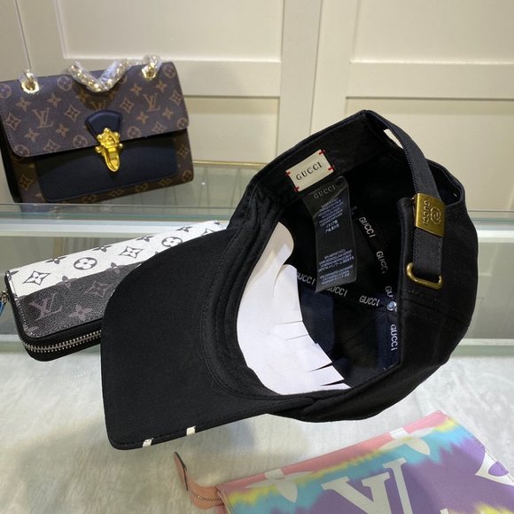 ?✨AUTHENTIC✨?Gucci hat main image 4